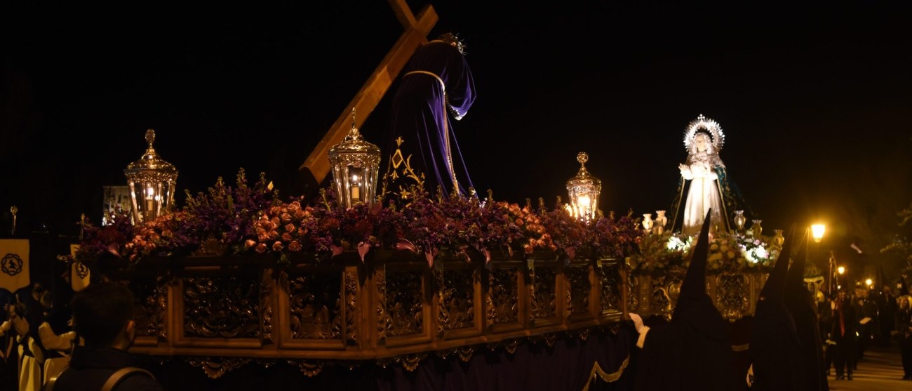 Procesión de la Cofradía del Vía Crucis en la Semana Santa de Zamora (4 de 5)